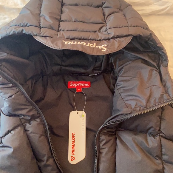 SOLD! - NWT Supreme down jacket collection f/w 2021 - Picture 4 of 12